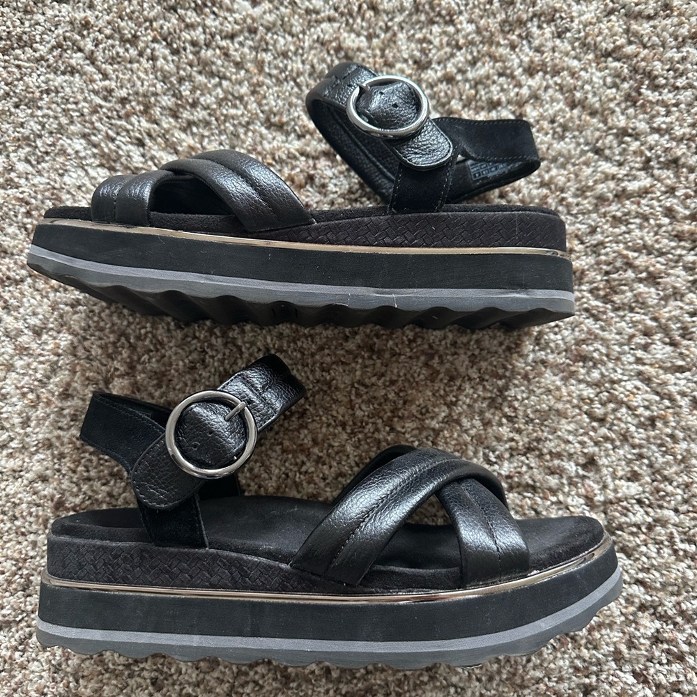 Vionic sandals, size 9